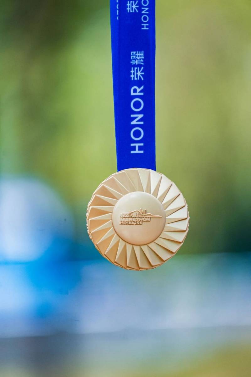 2025深圳马拉松参赛包里有什么东西