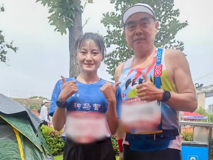 65岁的许建江健身17年，参加半马和全马近50场，获得上百块奖牌！（2）